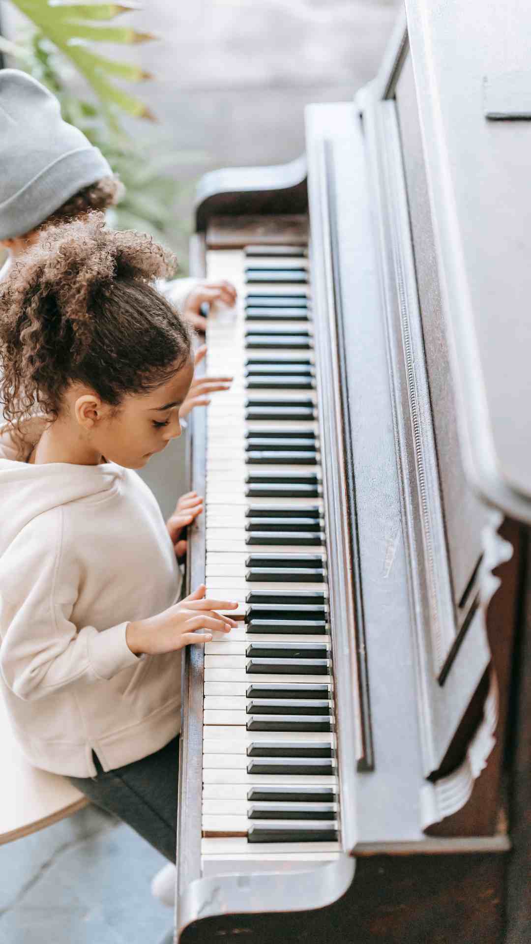 kids & teens piano3.jpg