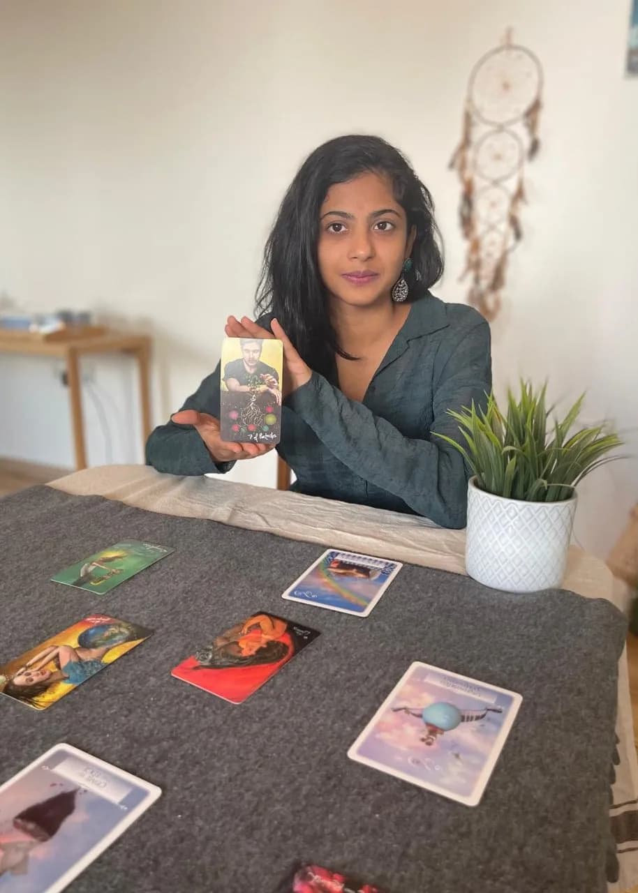 Tarot Card Reading by Himali in Dubai.webp