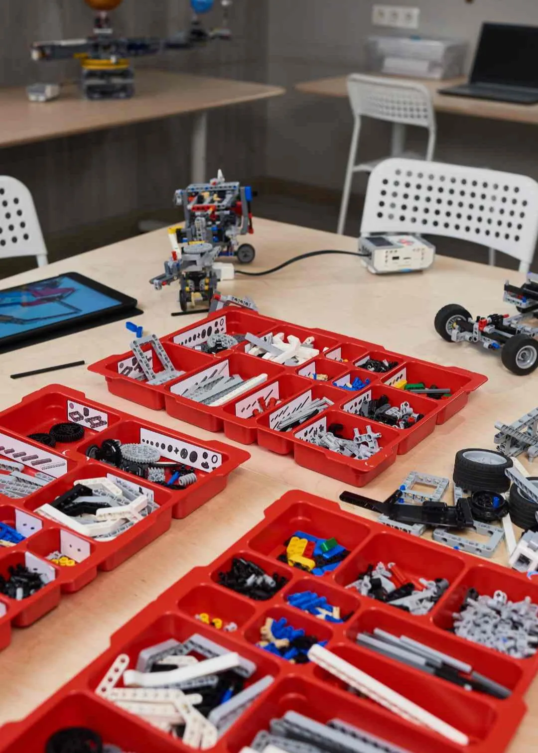 Group Robotics and AI Lessons - Al Barsha, Dubai.webp