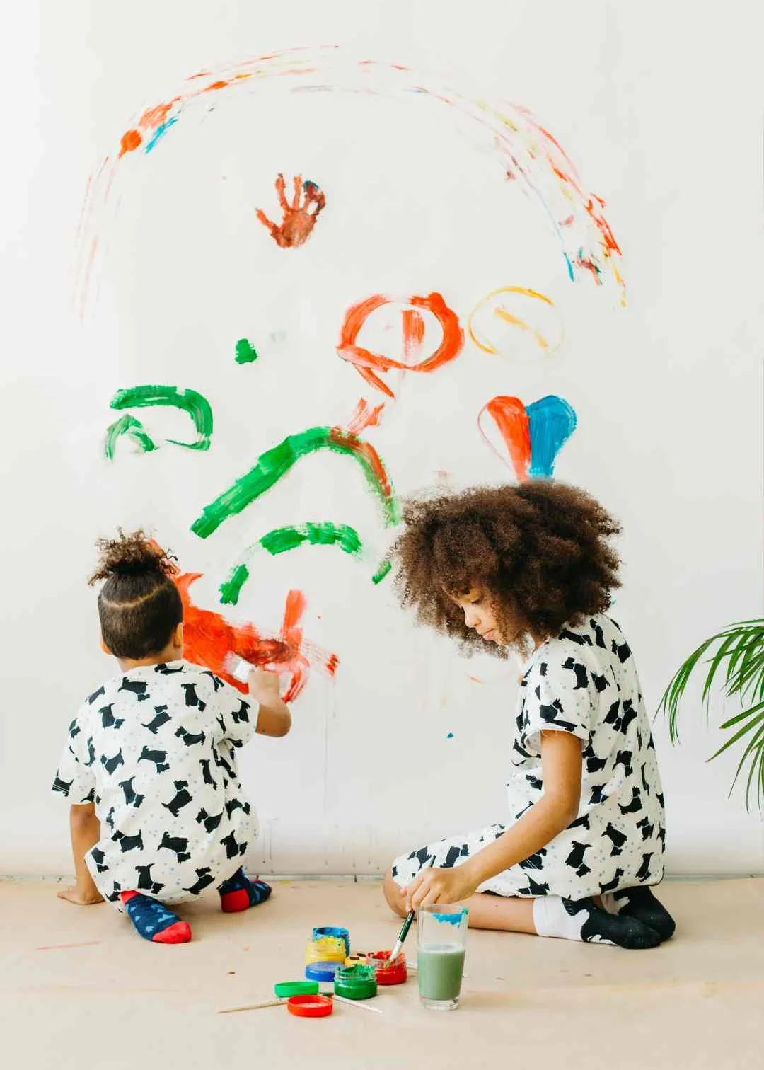Group Watercolor Lessons in Al Barsha Dubai.webp
