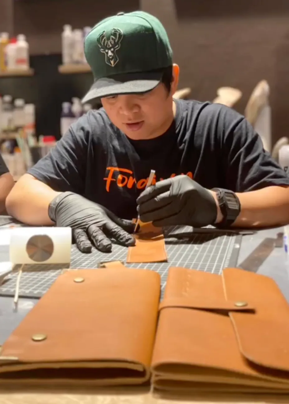 Private Leather Journal Making Workshop by Tamanna 2.webp