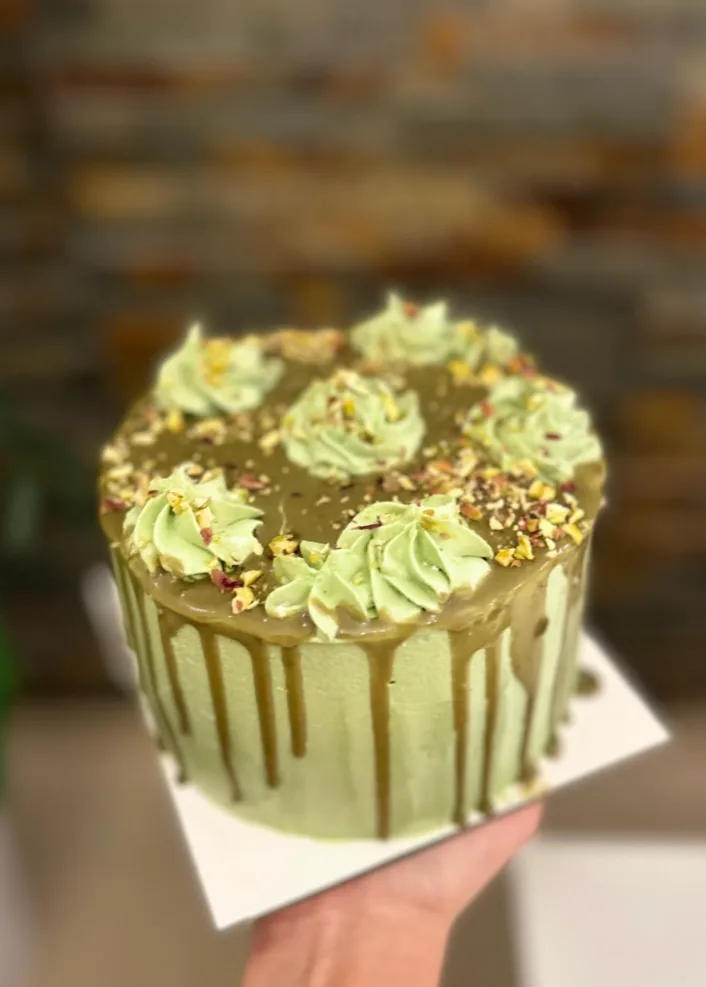 Private Frosting & Cake Decorating Hands on Class by Sana.webp